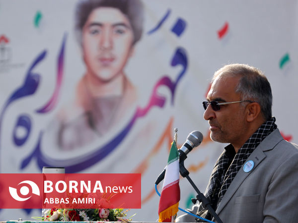 دیدار نماینده ولی فقیه در فارس با همکلاسی های دانش آموز شهید ترور شاهچراغ(ع)