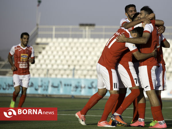 دیدار تیم های گسترش فولاد تبریز و پرسپولیس با برتری شاگردان برانکو