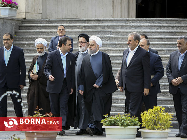 آخرین جلسه هیات دولت در سال 1394