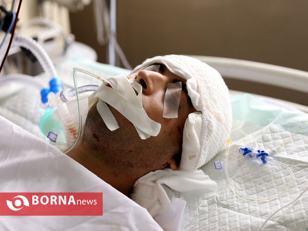 عیادت امیر پوردستان و هیئت وزارت دفاع از سربازان آسیب دیده حادثه واژگونی اتوبوس در شیراز