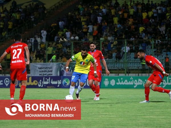 دیدار تیم های فوتبال صنعت نفت - نساجی