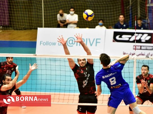 دیدار تیم های والیبال آذرباتری ارومیه و راه یاب ملل مریوان