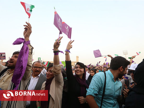 دکتر روحانی در جمع مردم اهواز