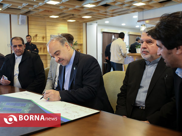 بازدید وزیر ورزش و جوانان از باشگاه تنیس آرشا