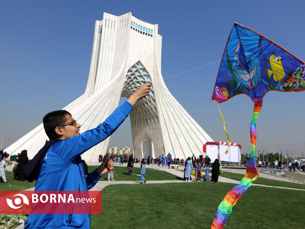 زنگ تحرک در میدان آزادی تهران نواخته شد