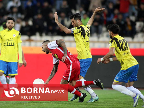دیدار تیم های فوتبال پرسپولیس - نفت مسجدسلیمان