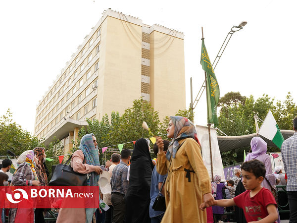 مهمانی ۱۰ کیلومتری به مناسبت عید غدیر