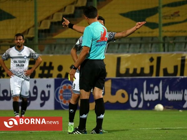 در حاشیه دیدار تیم های فوتبال صنعت نفت و گل گهر