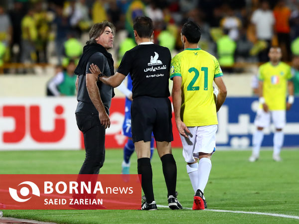 دیدار تیم های استقلال تهران - صنعت نفت آبادان