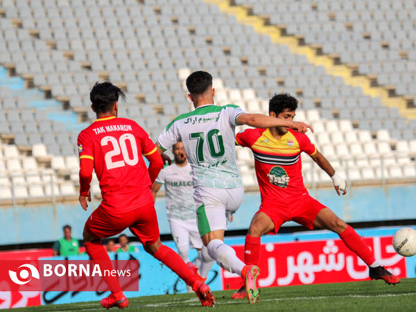 دیدار تیم‌های فوتبال آلومینیوم اراک - فولاد خوزستان