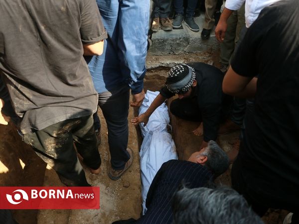 خاکسپاری جانباختگان متروپل در قطعه ورزشکاران بهشت رضای آبادان