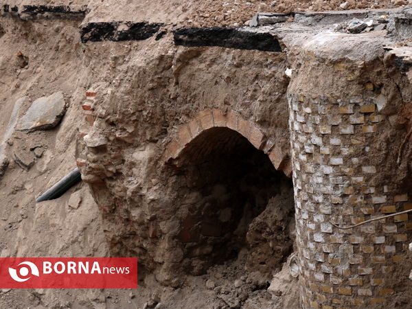 بقایای سازه قدیمی مدفون در  بارون آواک تبریز