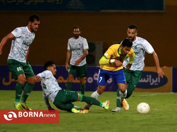 دیدار تیم های فوتبال صنعت نفت - آلومینیوم