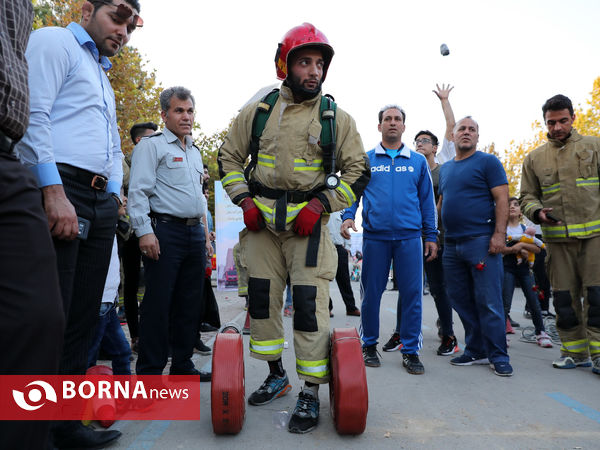 در حاشیه همایش پیاده روی روز ملی آتش نشانی