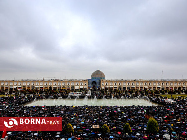 تجمع مردمی و سوگواری سردار سپهبد شهید قاسم سلیمانی در میدان نقش جهان اصفهان