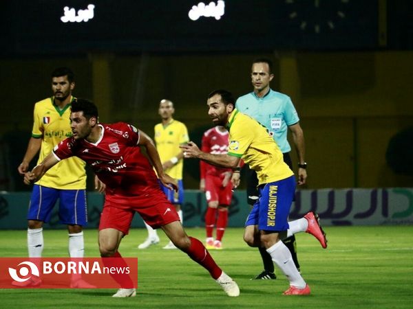 دیدار مرحله یک شانزدهم جام حذفی صنعت نفت آبادان-تراکتورسازی تبریز