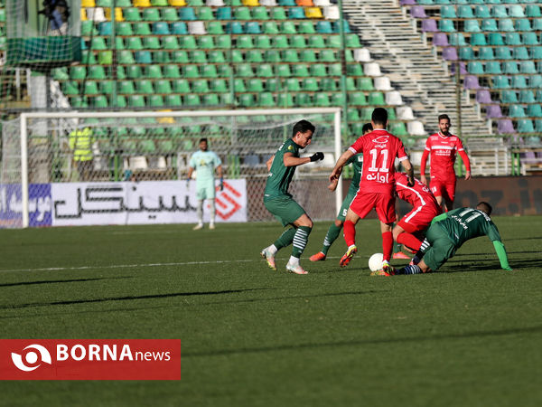 دیدار تیم‌های ذوب آهن - پرسپولیس