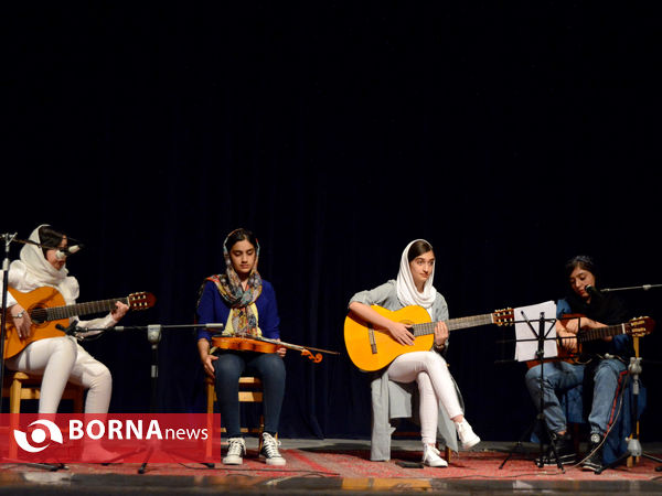 اجرای نوازندگان آکادمی موسیقی خونیای دانوش در شب اول