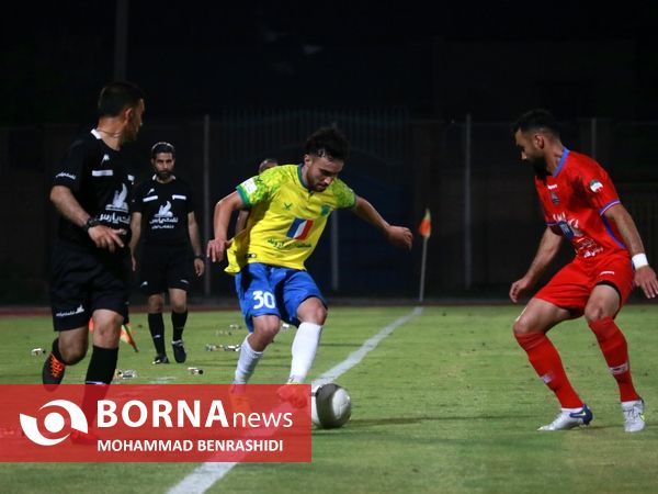 دیدار تیم های فوتبال صنعت نفت - نساجی