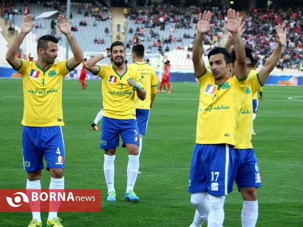 دیدار تیم های فوتبال پرسپولیس- صنعت نفت آبادان