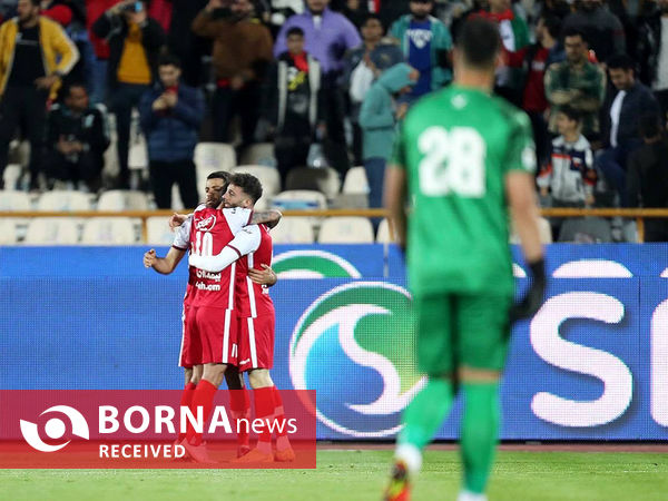 دیدار تیم های فوتبال پرسپولیس - نفت مسجدسلیمان