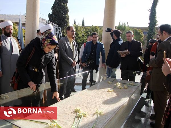 آیین افتتاحیه ششمین جشنواره بین المللی شعر انقلاب در حافظیه شیراز