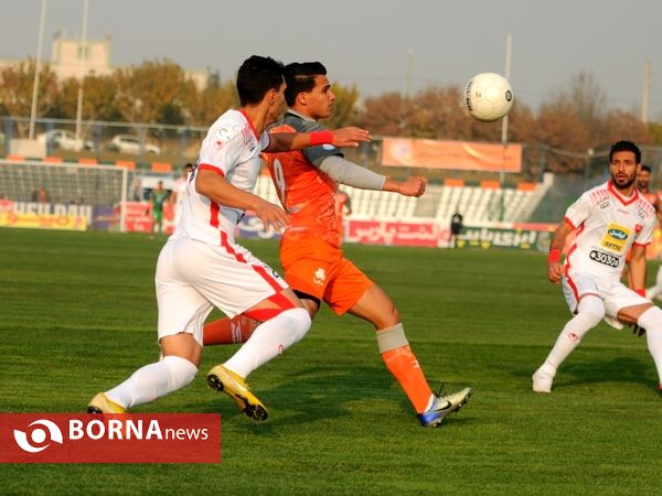 دیدار تیم های فوتبال سایپا- پرسپولیس