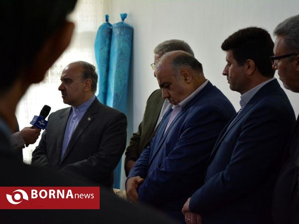 افتتاح یک باب مسمن مسکونی در شهرستان گیلانغرب با حضور  وزیر ورزش و جوانان