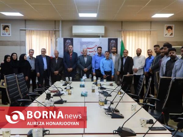 تجلیل از کارگران واحدهای تولیدی و صنعتی اروند