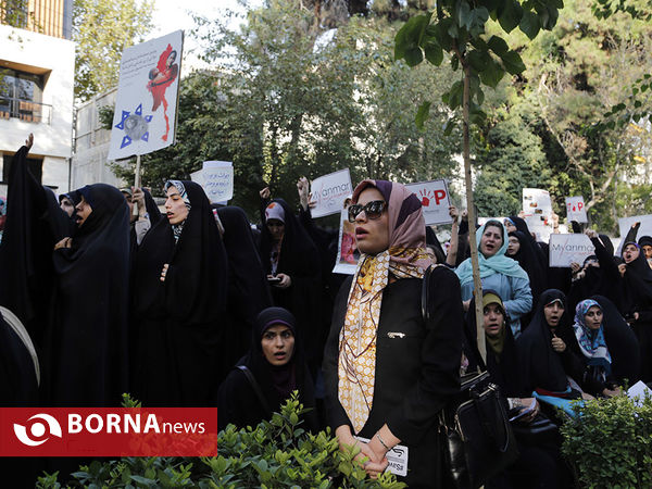 تجمع دانشجویی در اعتراض به فاجعه انسانی میانمار