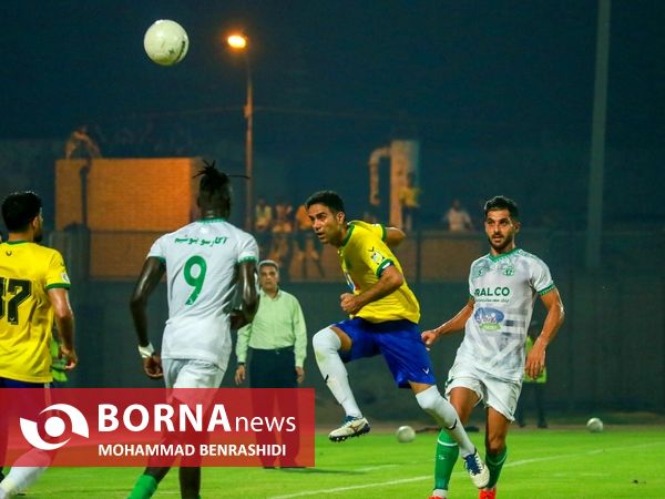 دیدار تیم های فوتبال صنعت نفت - آلومینیوم