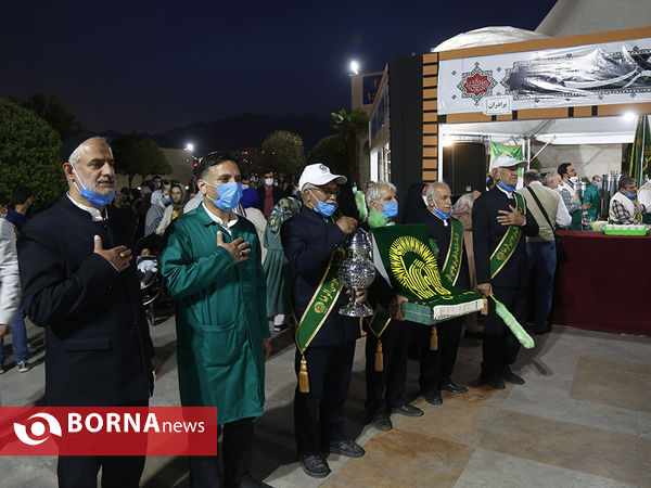 افطاری ساده در برج میلاد