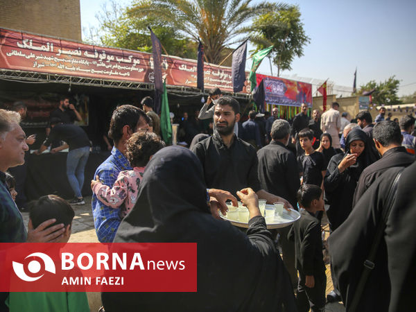 پیاده روی جاماندگان اربعین حسینی در شیراز
