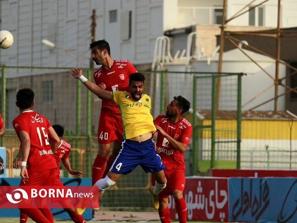 دیدار تیم های فوتبال صنعت نفت - شهر خودرو