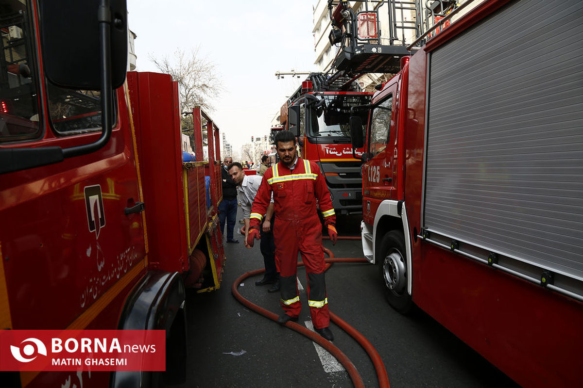 وقوع آتش‌سوزی گسترده در قنوات/اعزام 10 تیم و 40 آتش‌نشان به محل حادثه/تلاش برای یافتن فوتی‌ها و مصدومان 
