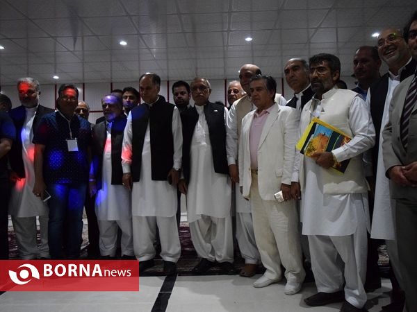 اکبر ترکان با پوشش بلوچی