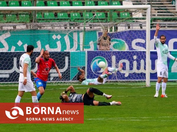 دیدار تیم های فوتبال ذوب آهن - نساجی مازندران