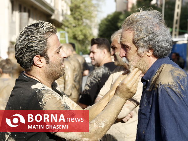 آیین گل مالی در حسینیه لرستانی های تهران