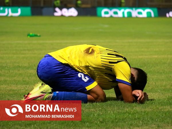 دیدار تیم های فوتبال نفت مسجدسلیمان - پرسپولیس