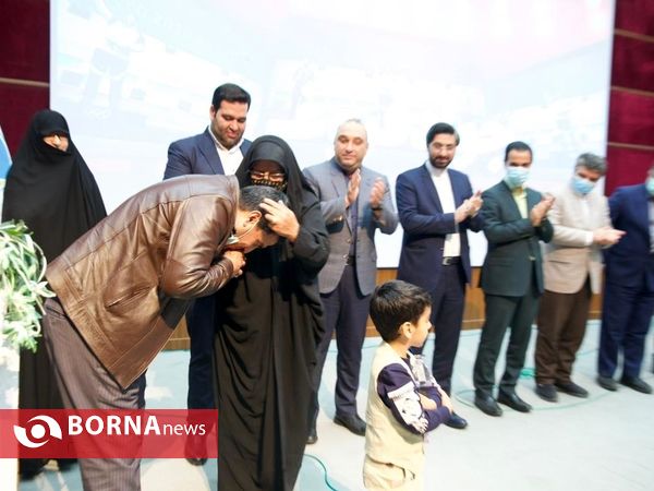 آئین تجلیل از والدین قهرمانان مسابقات ورزشی در مشهد