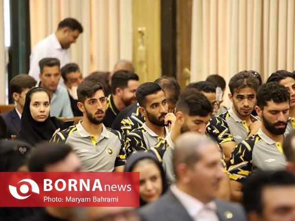 رونمایی از کیت لباس تیم فوتبال فولادمبارکه سپاهان