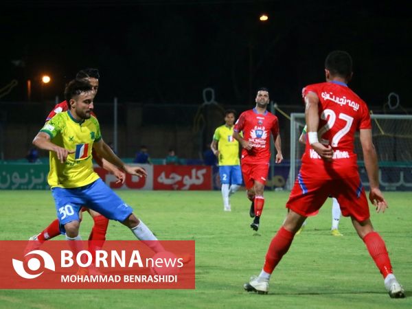 دیدار تیم های فوتبال صنعت نفت - نساجی