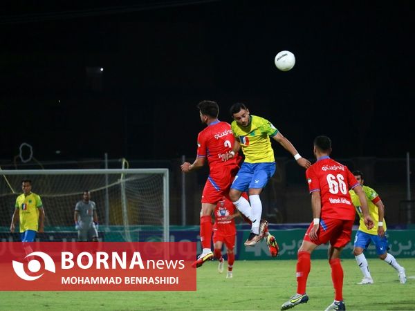 دیدار تیم های فوتبال صنعت نفت - نساجی