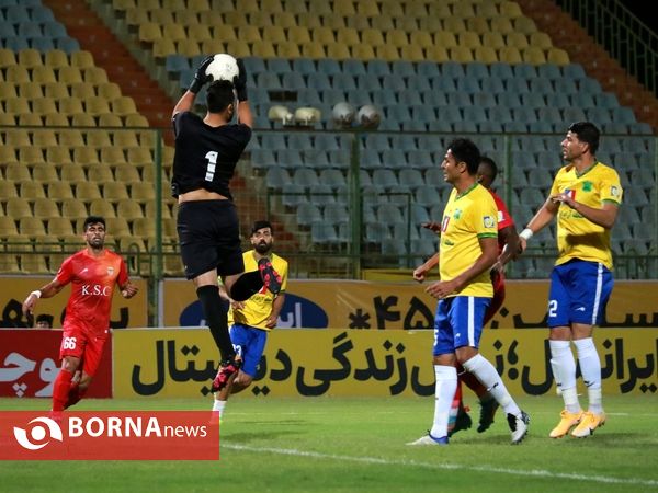 دیدار تیم های فوتبال صنعت نفت - فولاد