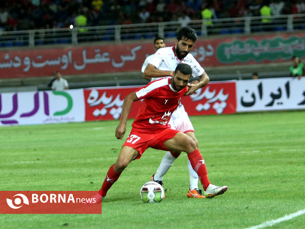 بازی تیم های پدیده مشهد و پرسپولیس تهران