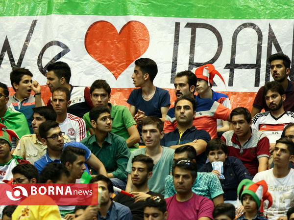 در حاشیه روز نخست لیگ جهانی والیبال