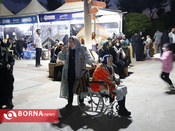 افطاری ساده در برج میلاد