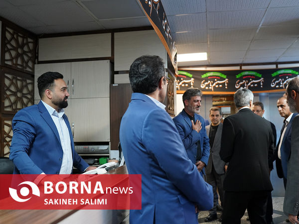  بازدید کیومرث هاشمی از ساختمان شماره ۲ وزارت ورزش و جوانان 