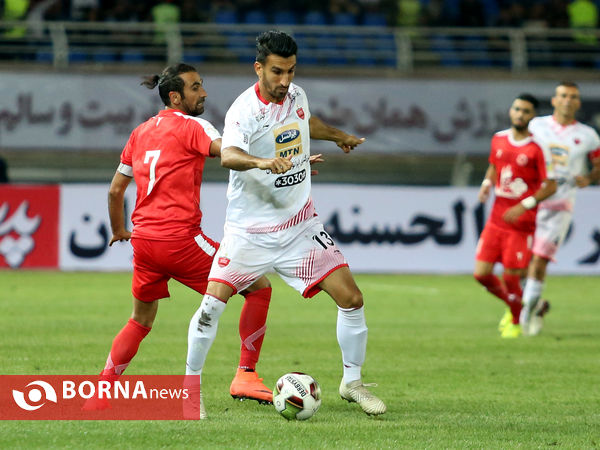 بازی تیم های پدیده مشهد و پرسپولیس تهران