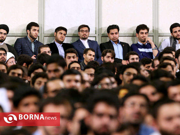 دیدار رهبر معظم انقلاب با جمعی از دانشجویان